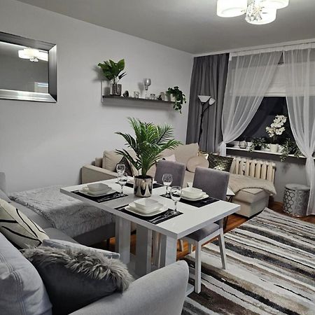 Apartment In Zyrardow 10Min To Suntago Exterior photo