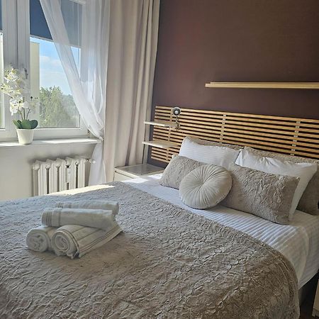Apartment In Zyrardow 10Min To Suntago Exterior photo